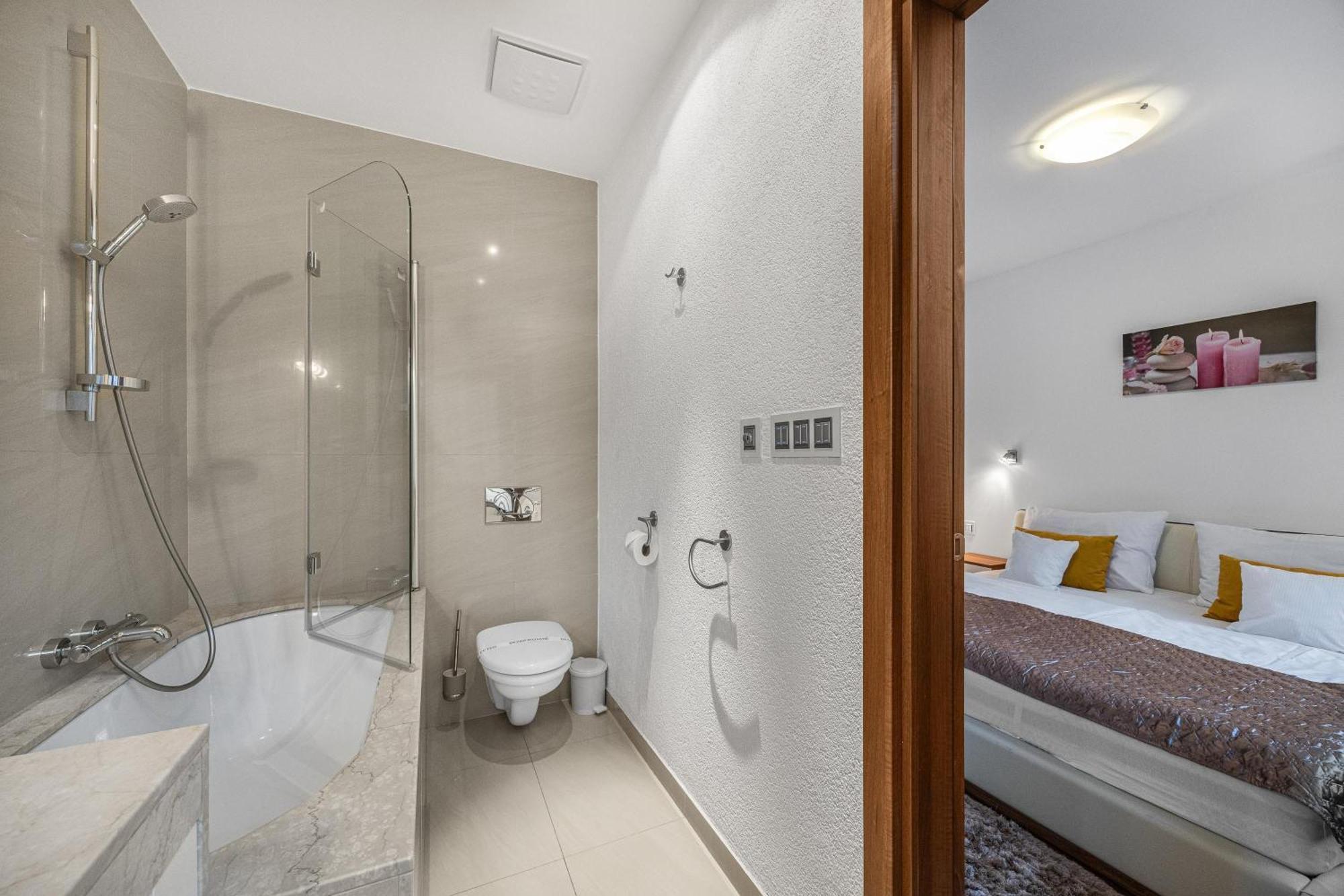 Revon Business Apartment 48 Dunajska براتسيلافا المظهر الخارجي الصورة