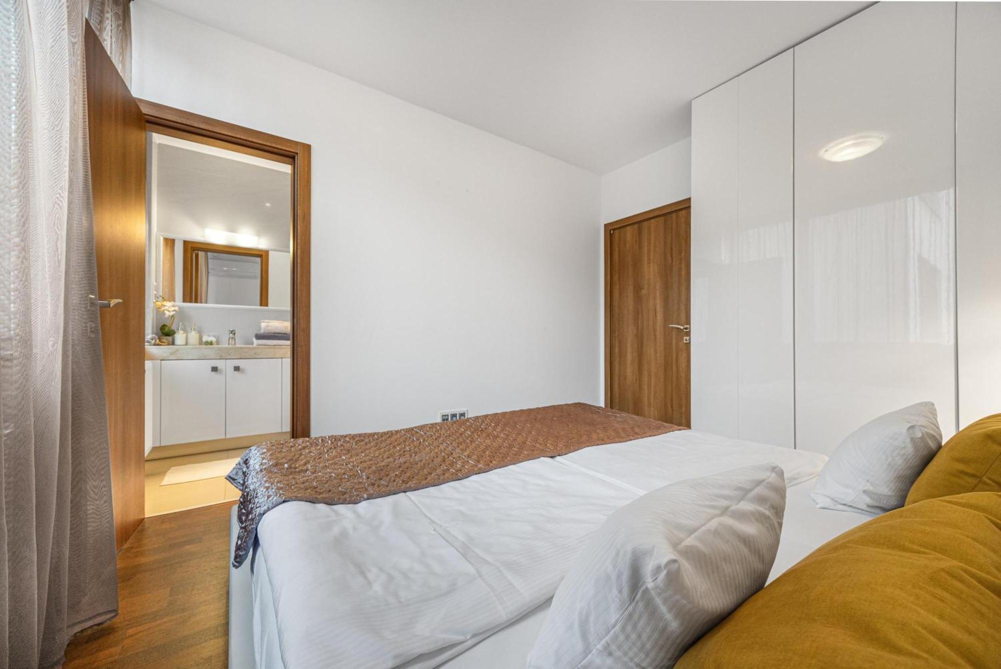 Revon Business Apartment 48 Dunajska براتسيلافا المظهر الخارجي الصورة